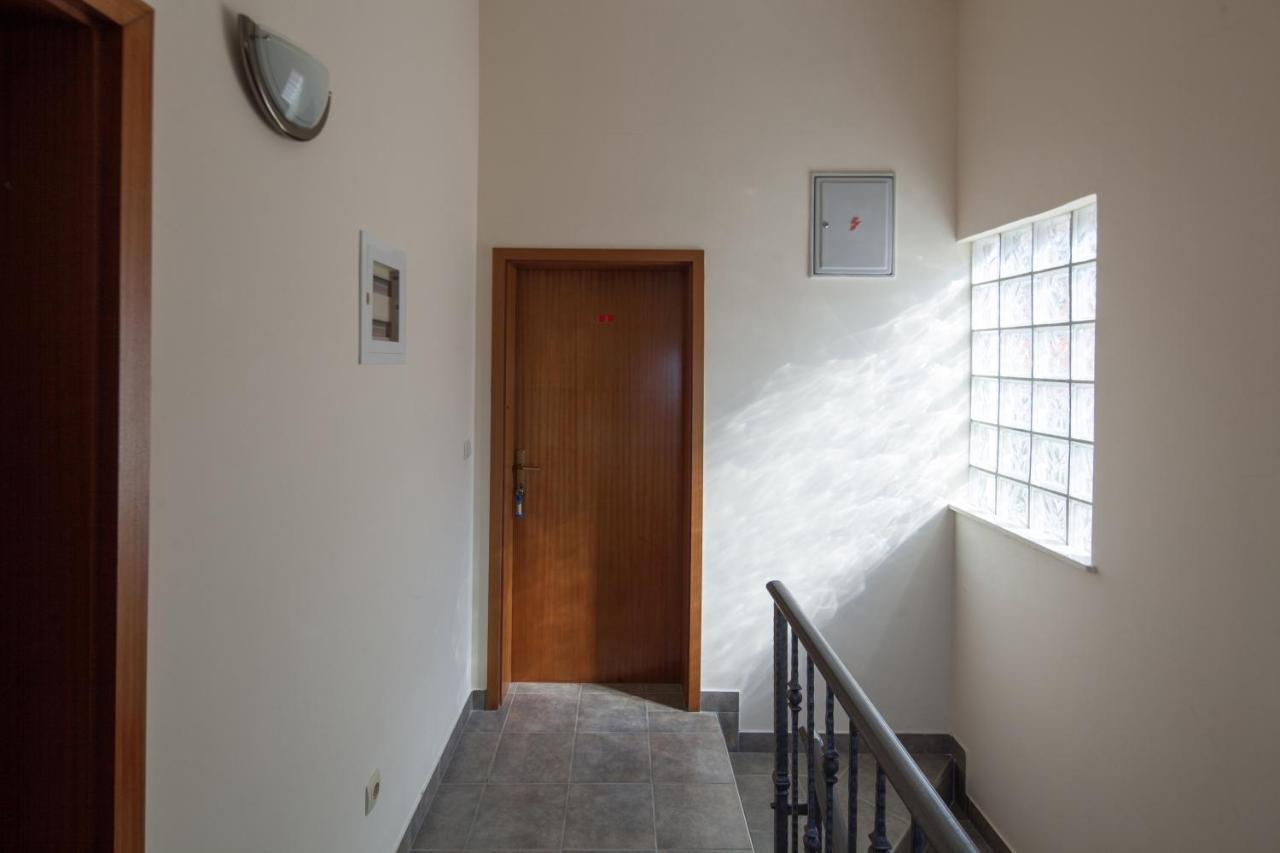 Apartments By The Sea Bilo, Primosten - 4191 Екстериор снимка