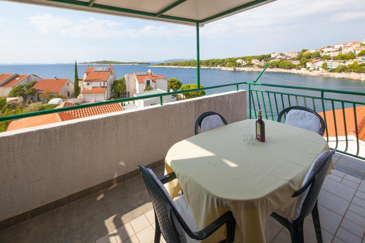 Apartments By The Sea Bilo, Primosten - 4191 Екстериор снимка