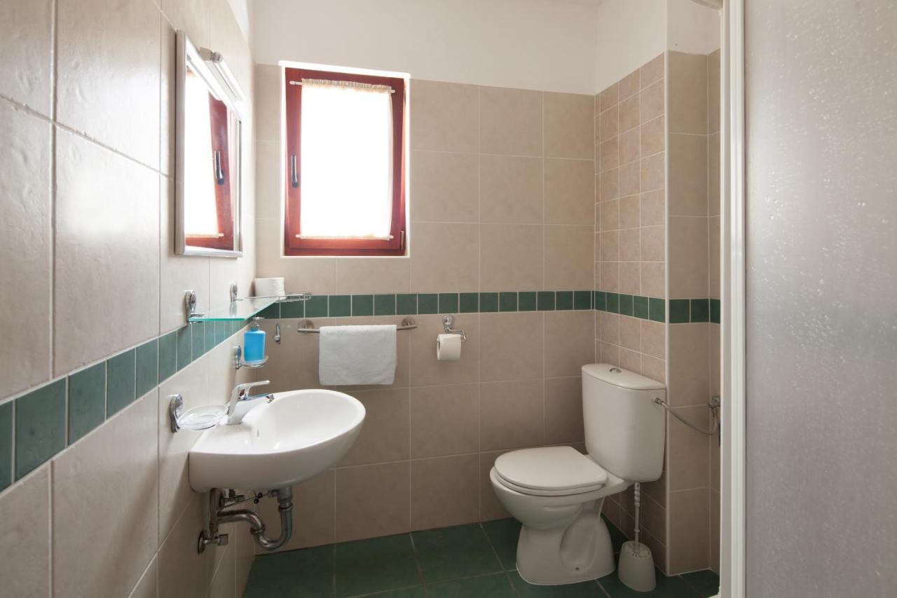 Apartments By The Sea Bilo, Primosten - 4191 Екстериор снимка
