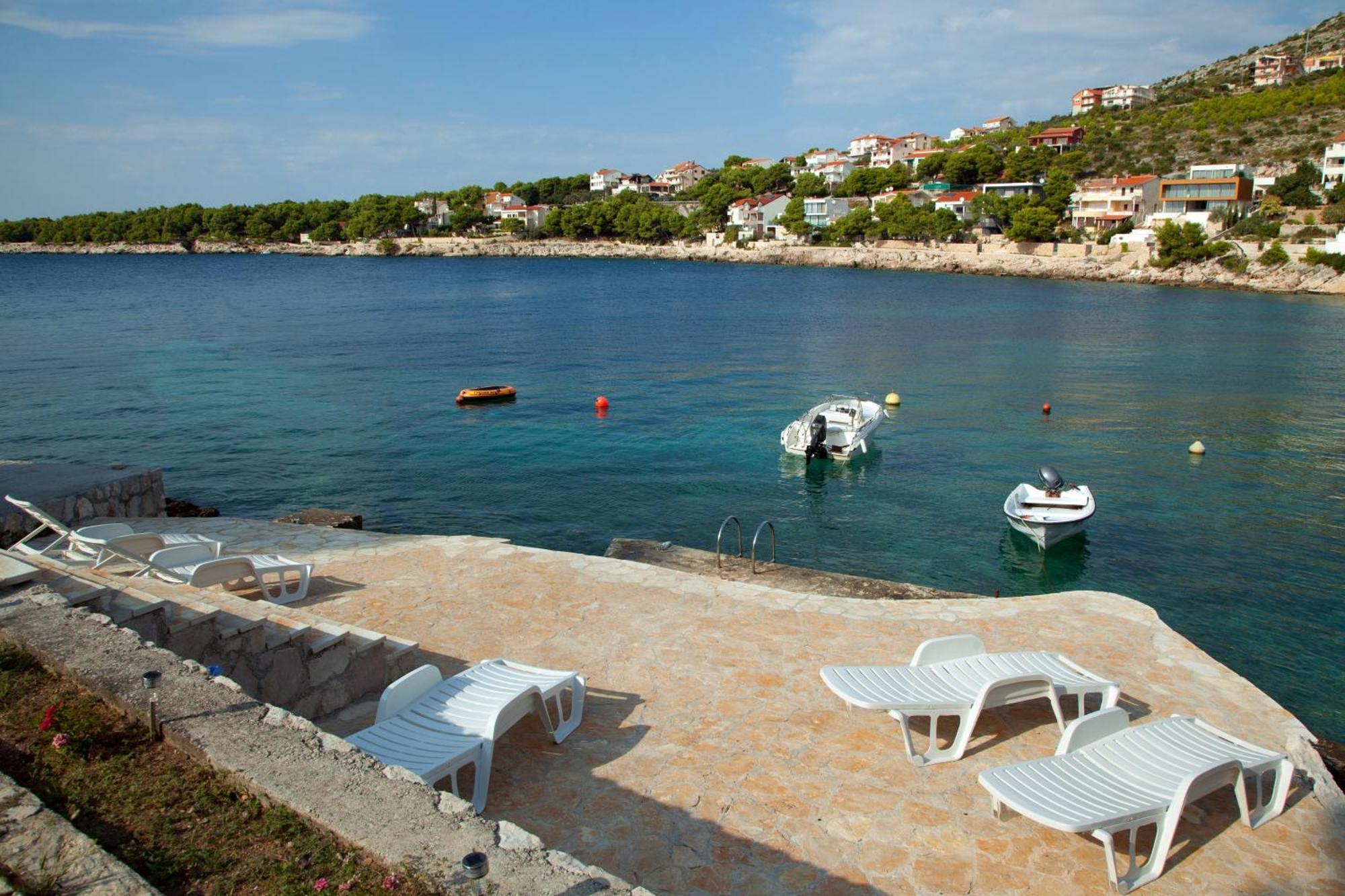 Apartments By The Sea Bilo, Primosten - 4191 Екстериор снимка